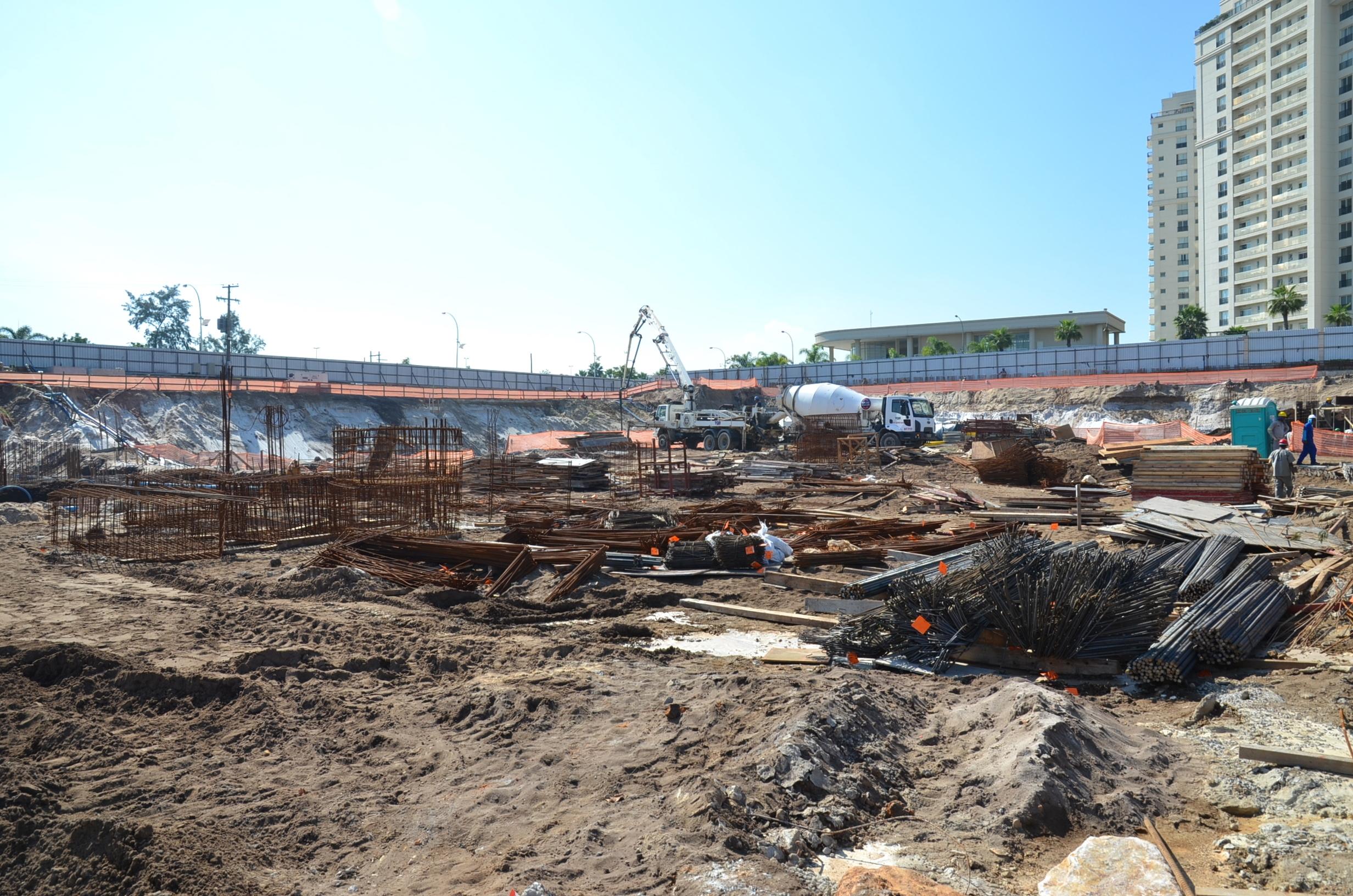Início das obras | Riserva Golf Vista Mare Residenziale – Apartamento	na  Barra da Tijuca - Rio de Janeiro - Rio de Janeiro