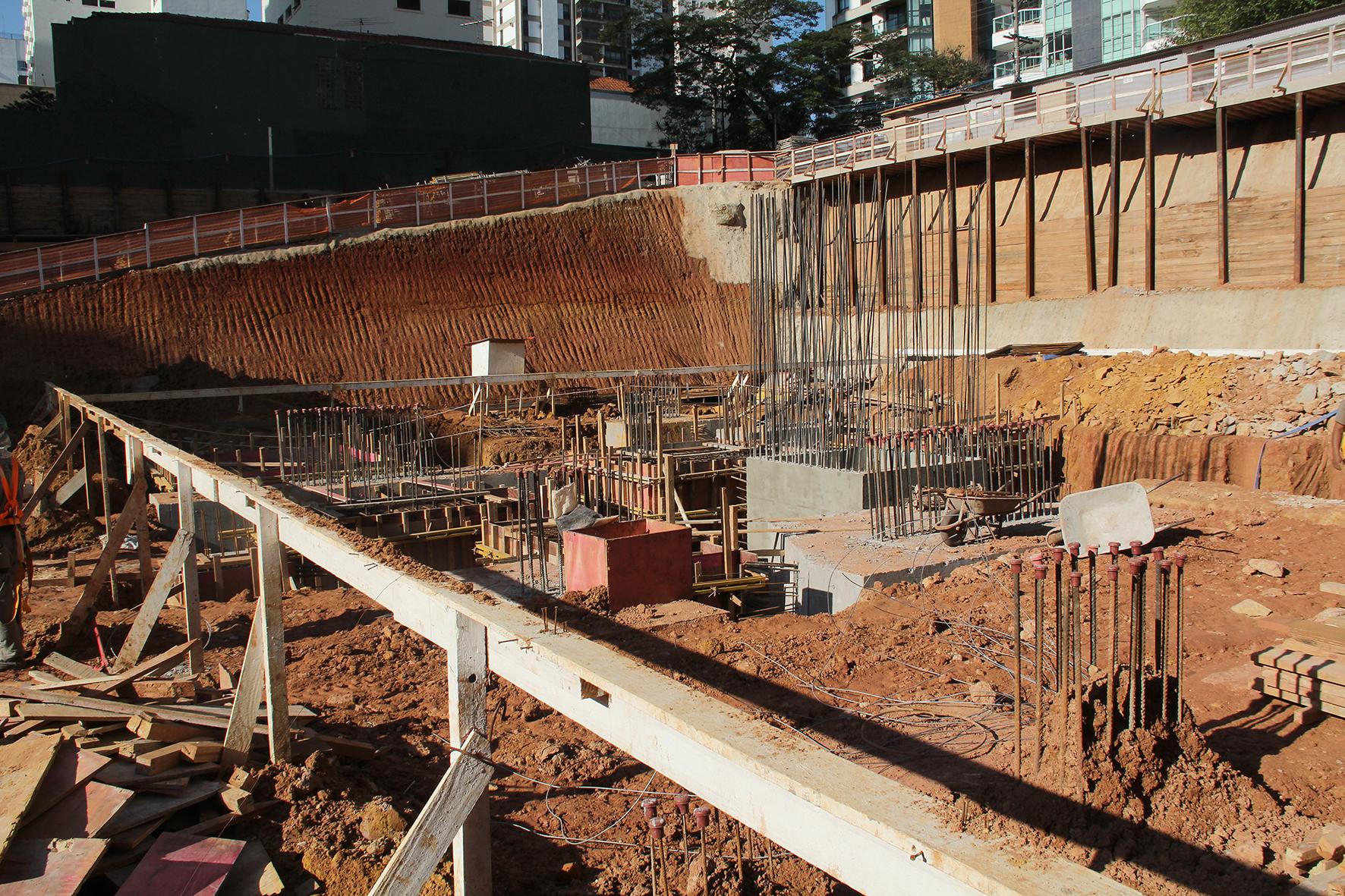 Fundação | Cyrela Essenza Moema – Apartamento	em  Moema - São Paulo - São Paulo
